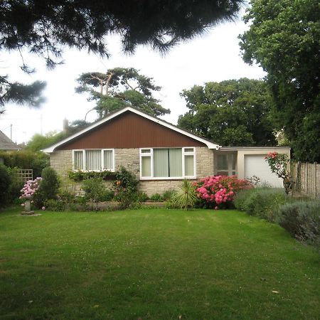 Pine Lodge Barton on Sea Bagian luar foto