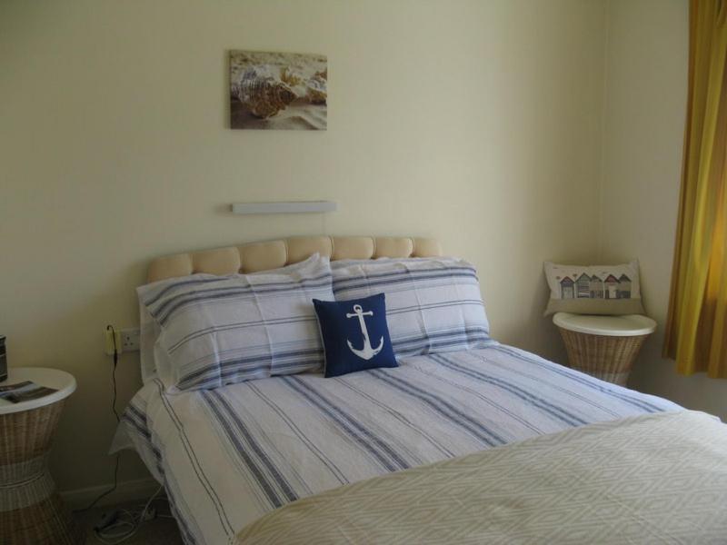 Pine Lodge Barton on Sea Bagian luar foto